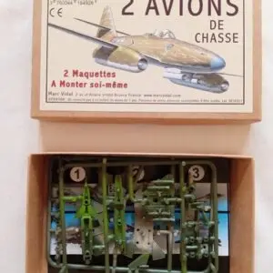 Maquettes - 2 avions de chasse(en translation)